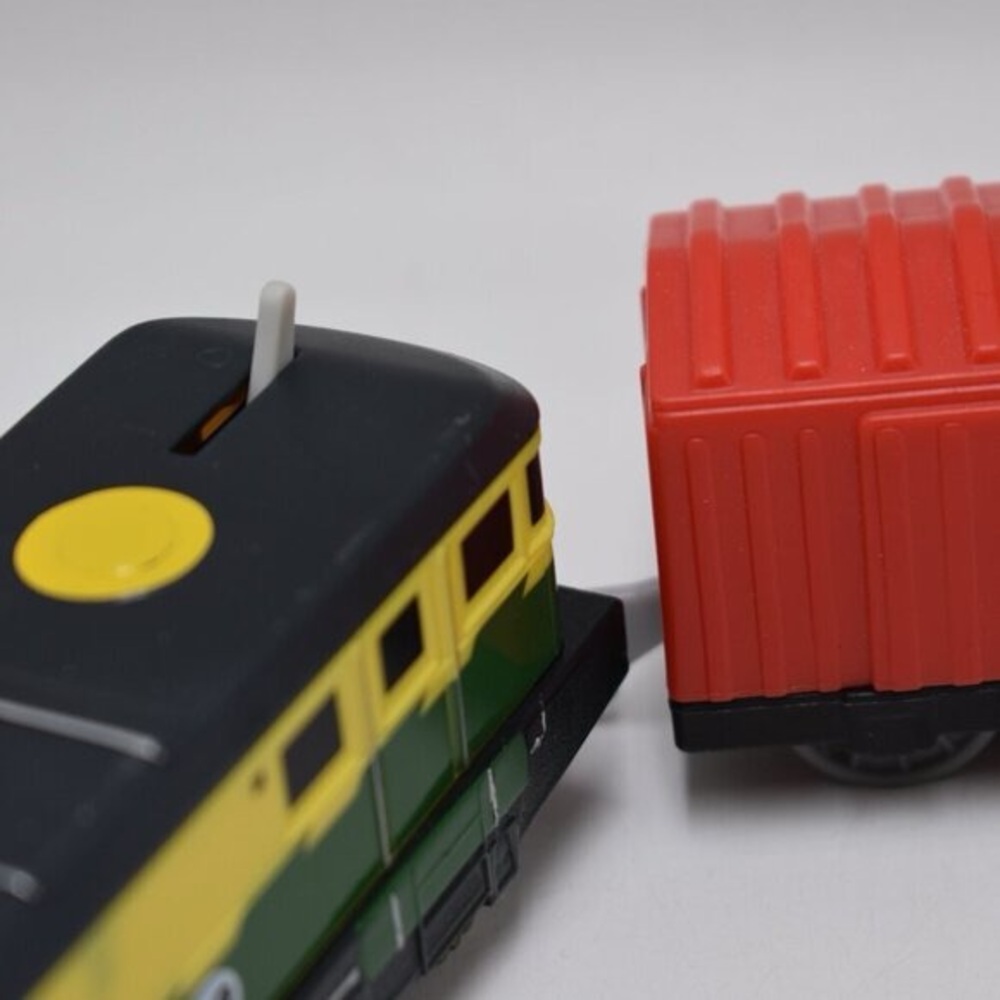 Philip 68 and Cargo Car Trackmaster Battery Operated Train Friends 2013 - Picture 6 of 12